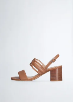 Sandali in pelle con tacco largo