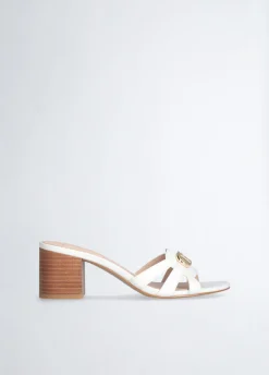 Sandali in pelle con tacco largo