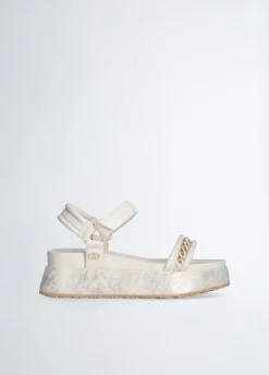 Sandali platform con dettaglio chain