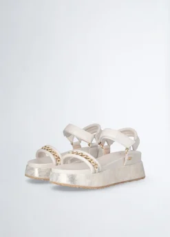 Sandali platform con dettaglio chain