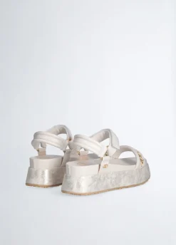 Sandali platform con dettaglio chain