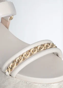 Sandali platform con dettaglio chain