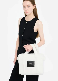Shopping bag media in teddy