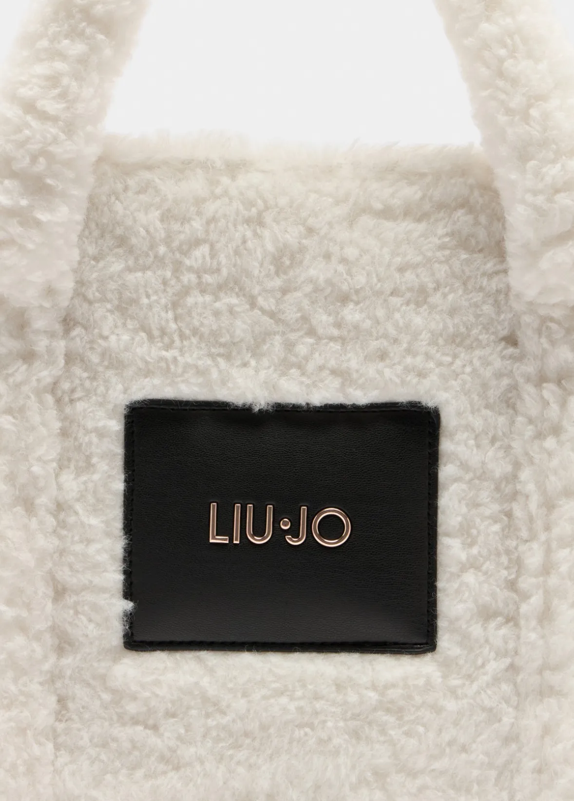 Shopping bag media in teddy
