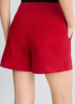 Short in suede