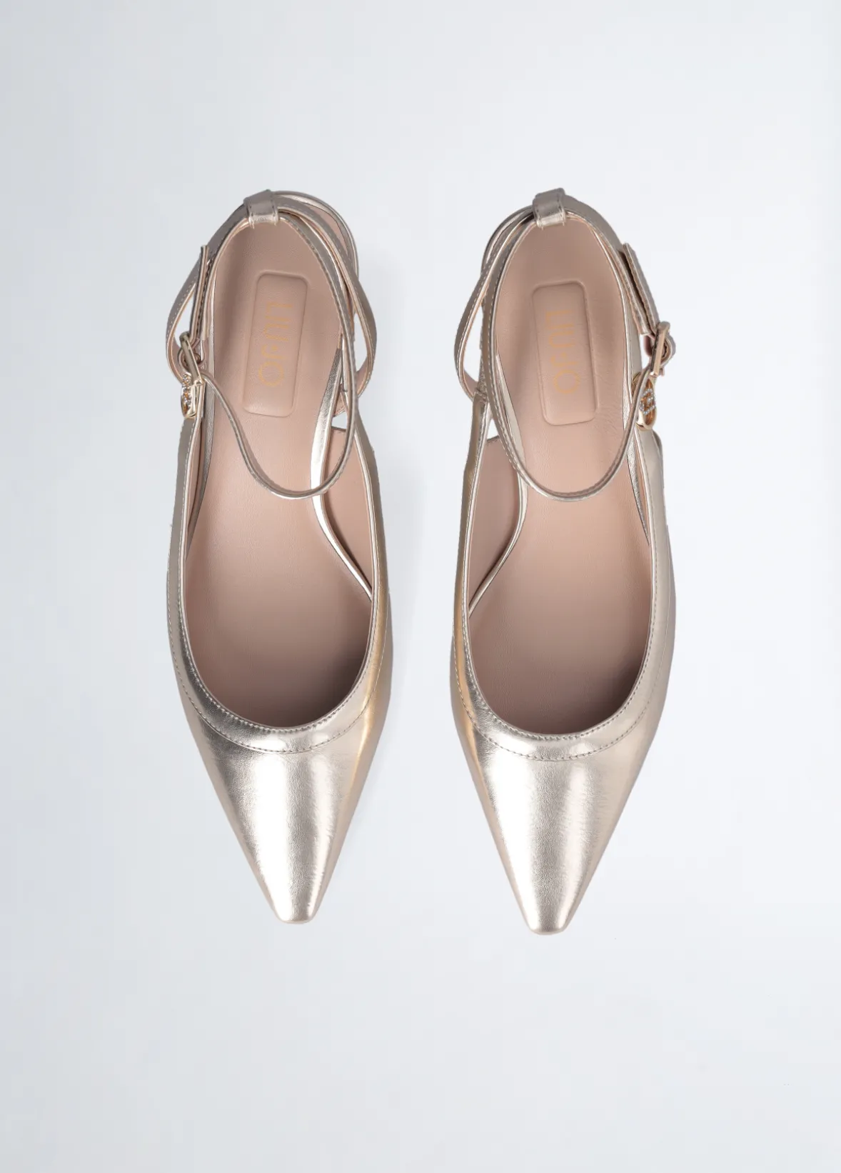 Slingback con tacco basso