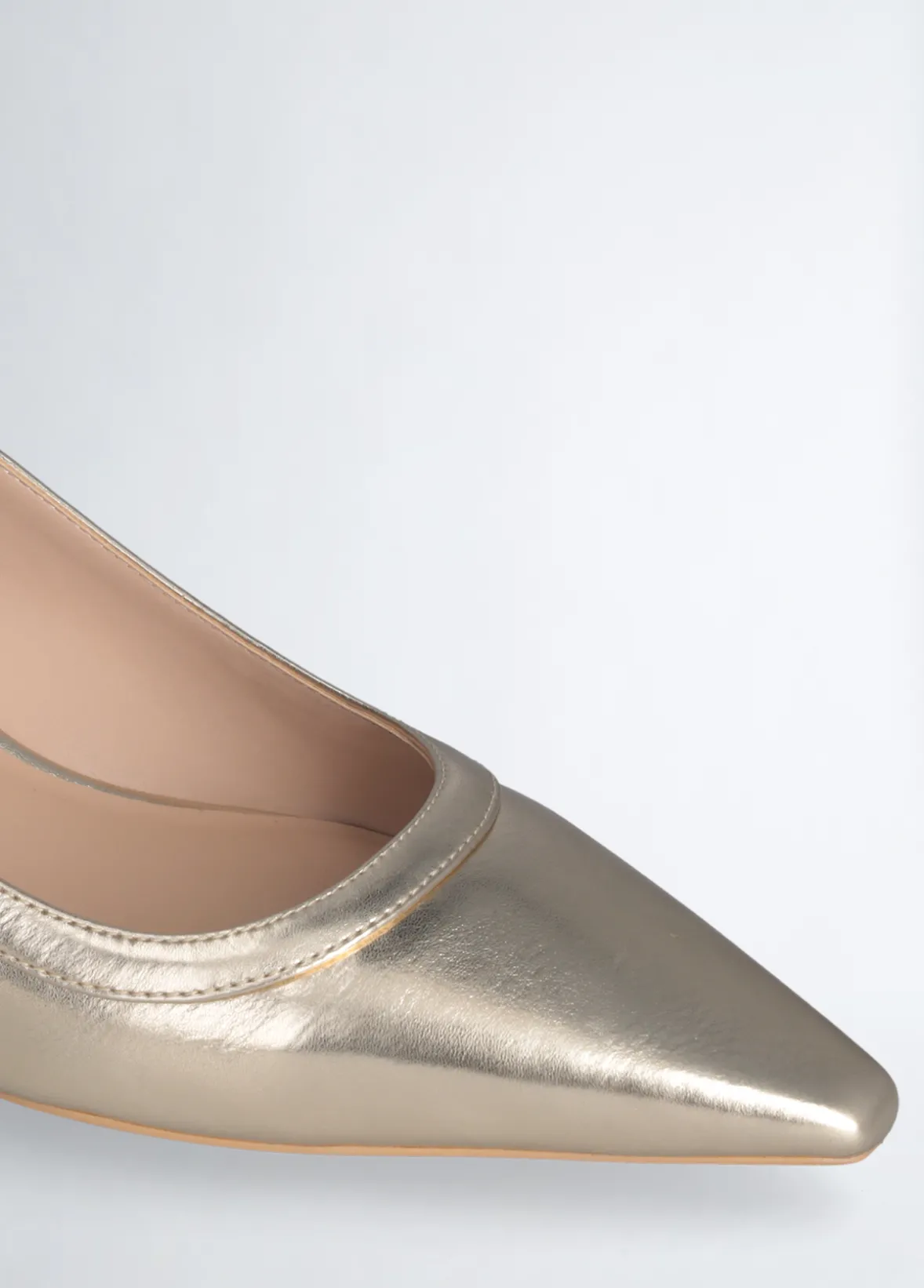 Slingback con tacco basso