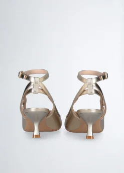 Slingback con tacco basso