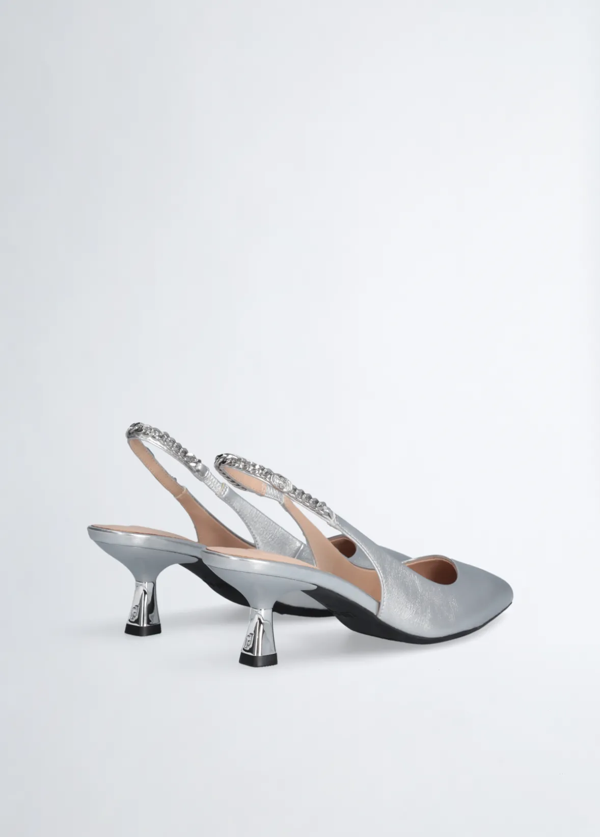Slingback con tacco basso
