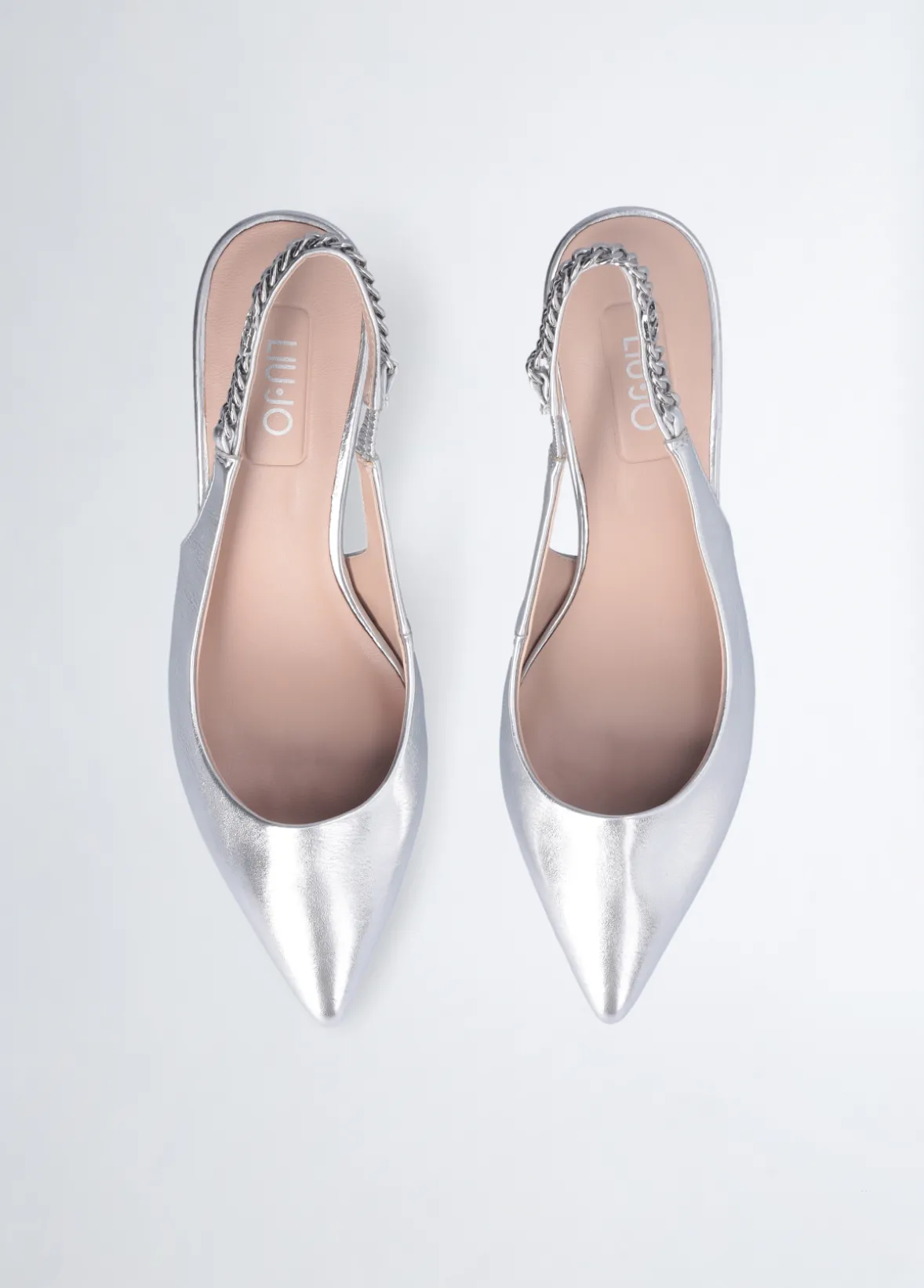 Slingback con tacco basso