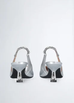 Slingback con tacco basso