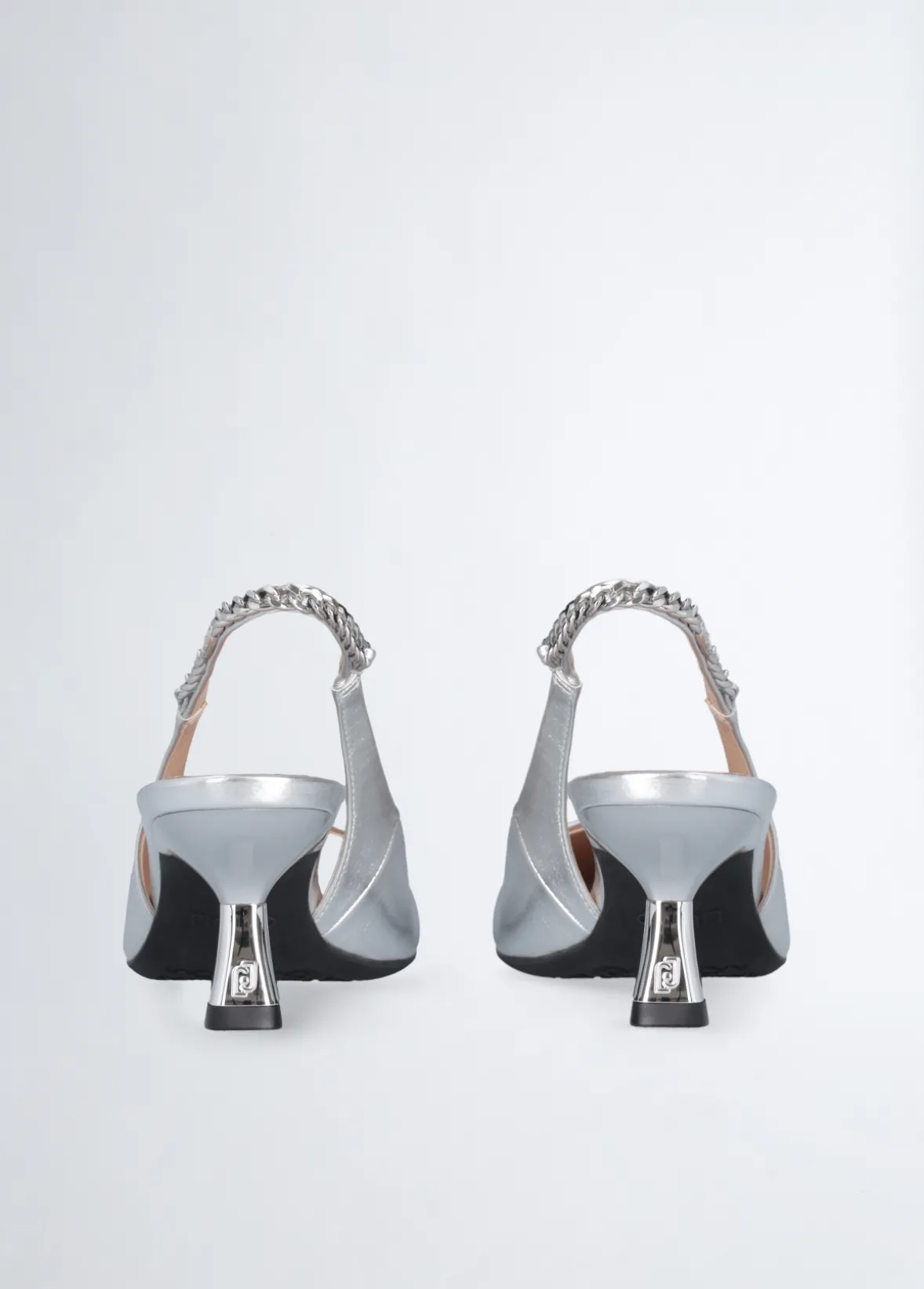 Slingback con tacco basso