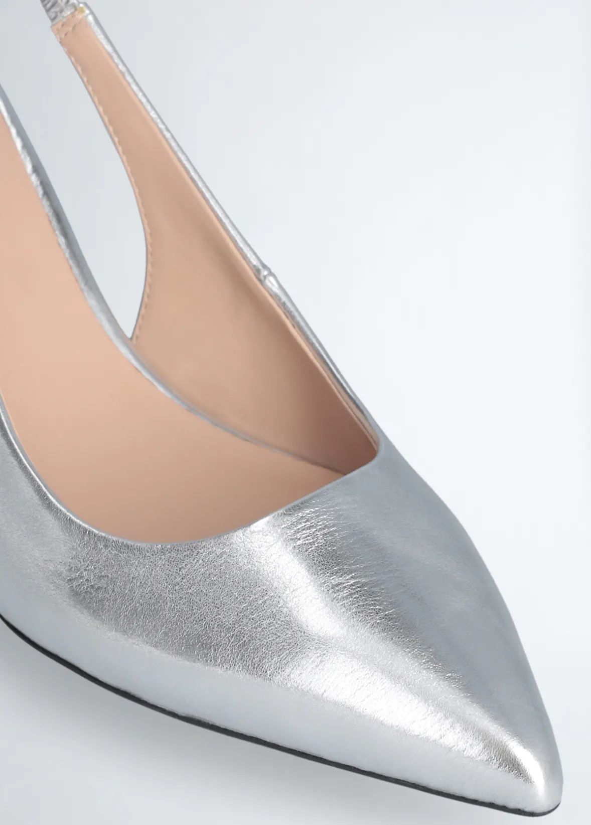 Slingback con tacco basso
