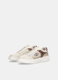 Slip-on con dettaglio animalier