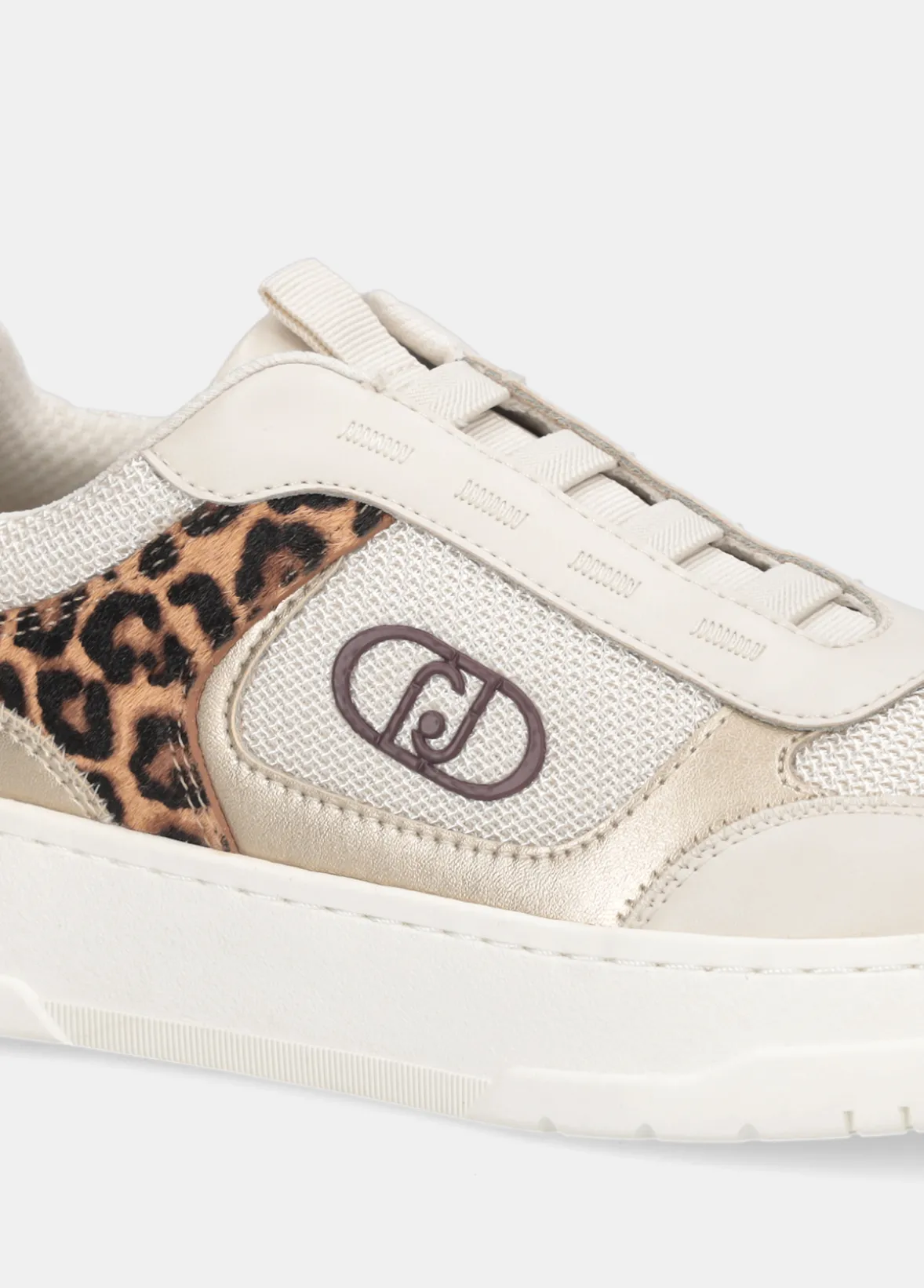 Slip-on con dettaglio animalier