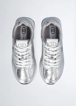 Sneakers in crackle