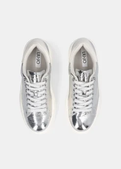 Sneakers in crackle