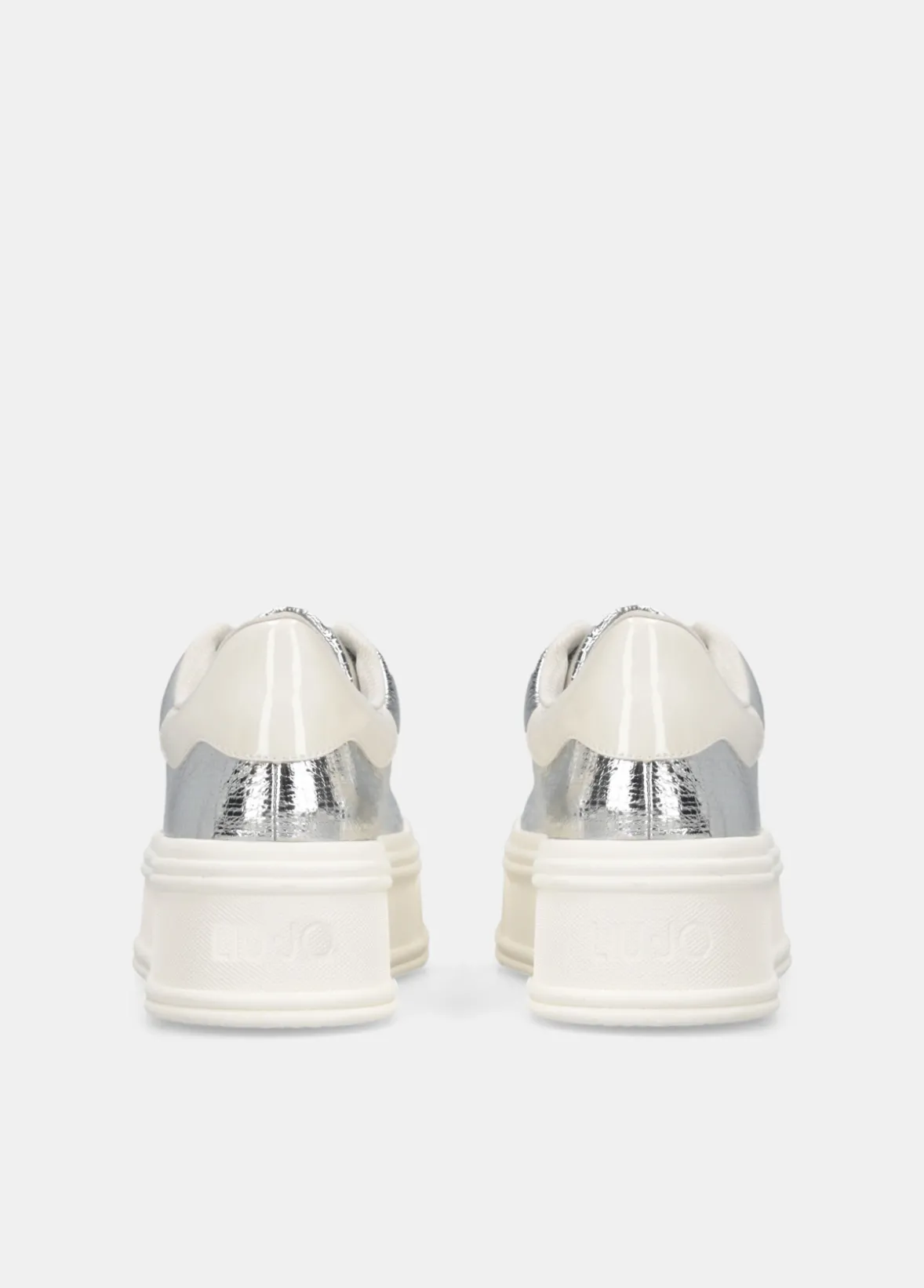 Sneakers in crackle