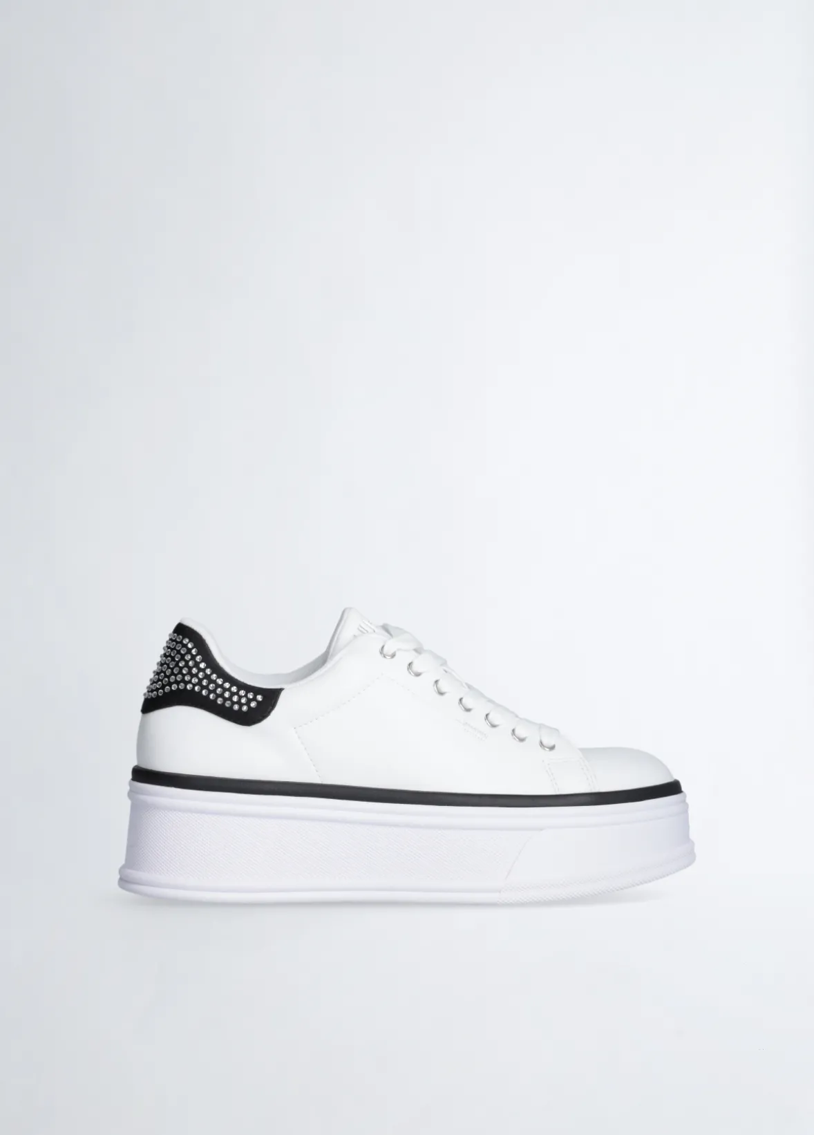 Sneakers in pelle con strass