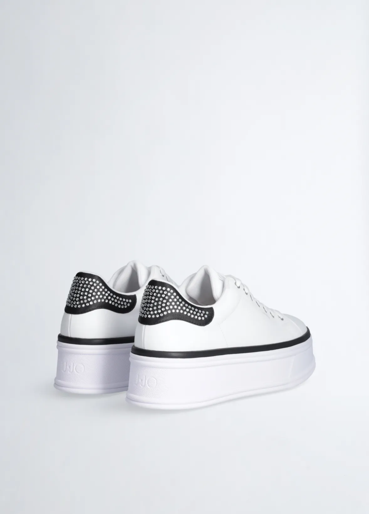 Sneakers in pelle con strass