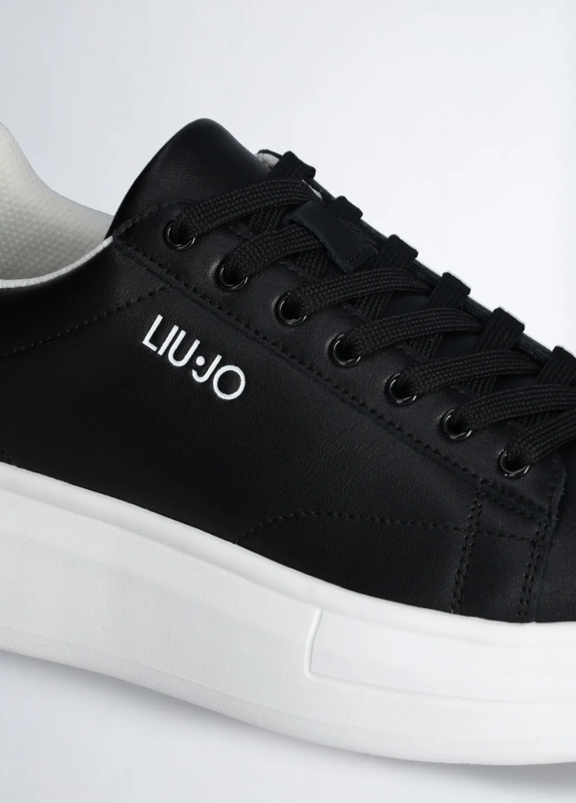 Sneakers platform