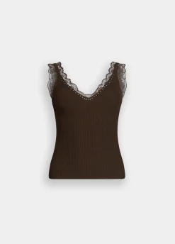Top con dettagli in pizzo