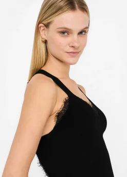 Top con pizzo