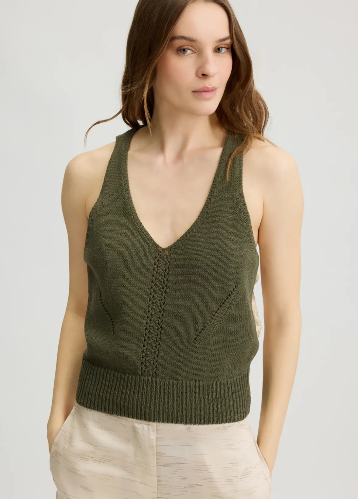 Top in maglia con cut-out
