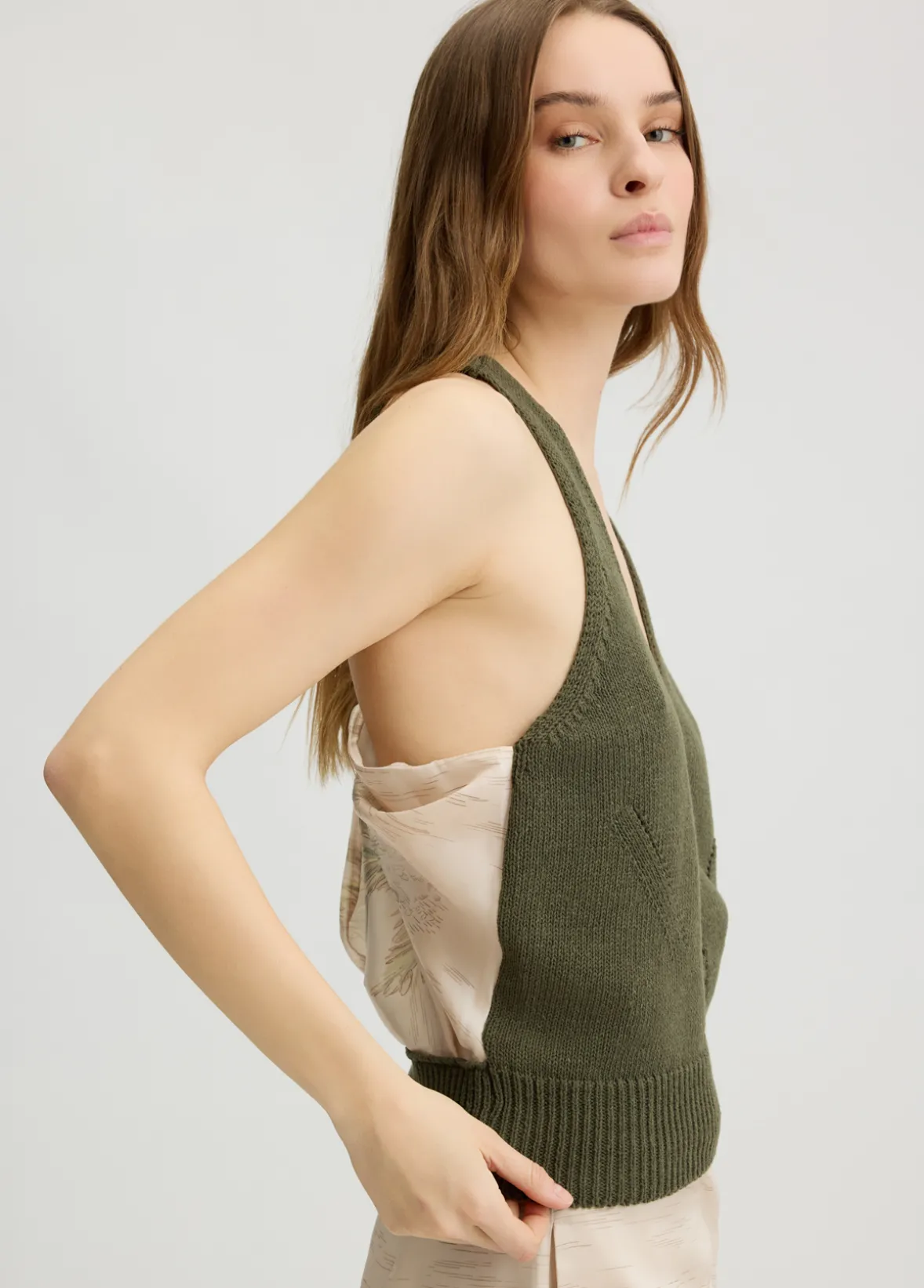 Top in maglia con cut-out