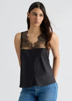 Top in raso con pizzo