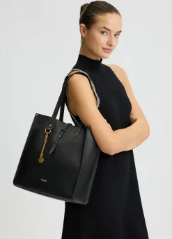 Tote bag media