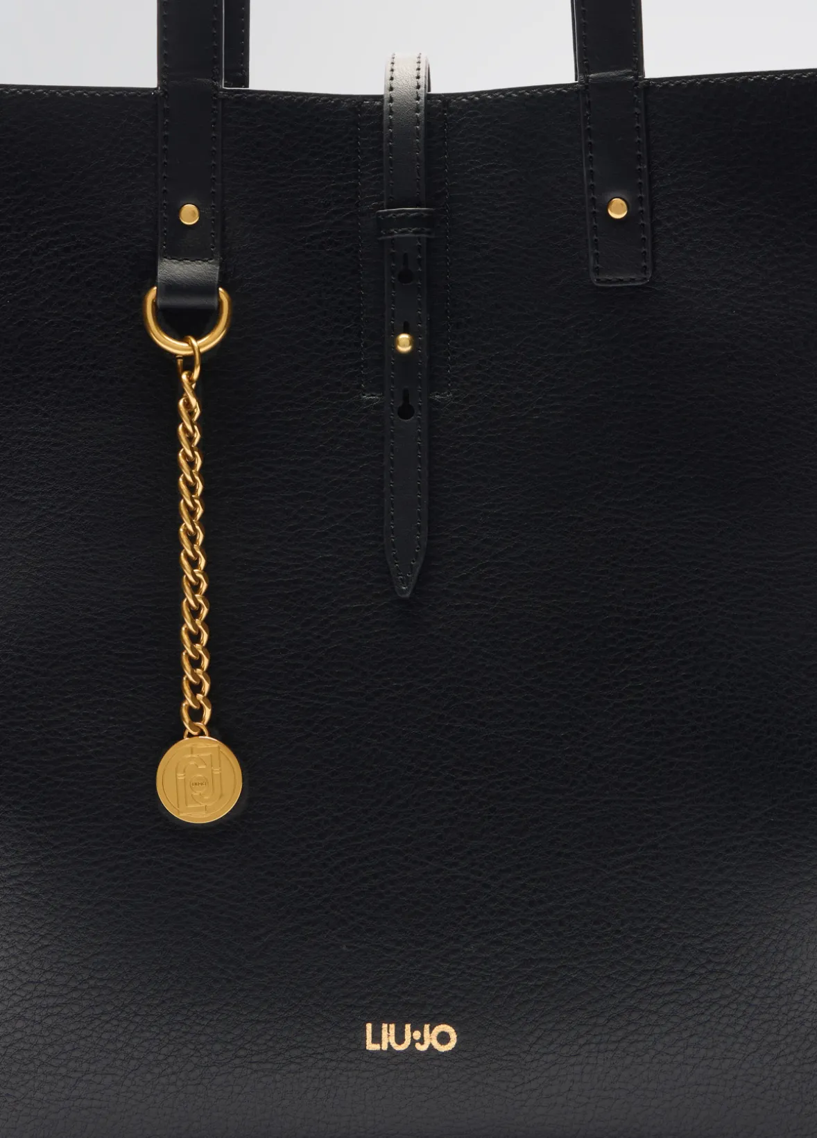Tote bag media