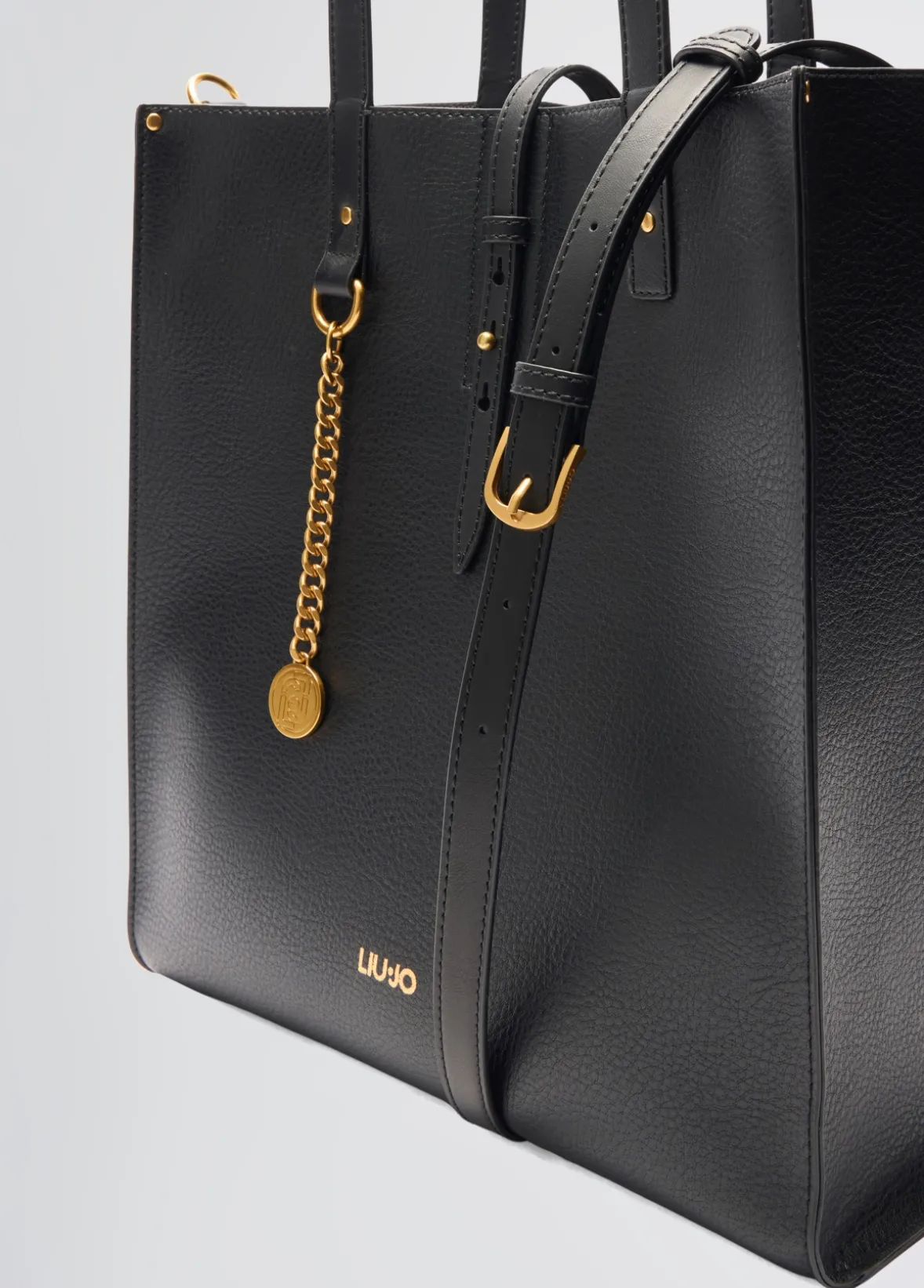 Tote bag media