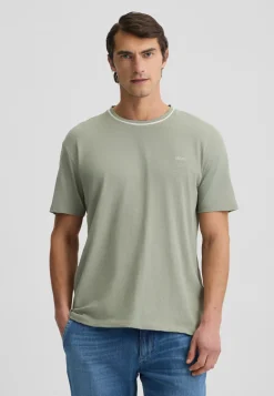 T-shirt color salvia