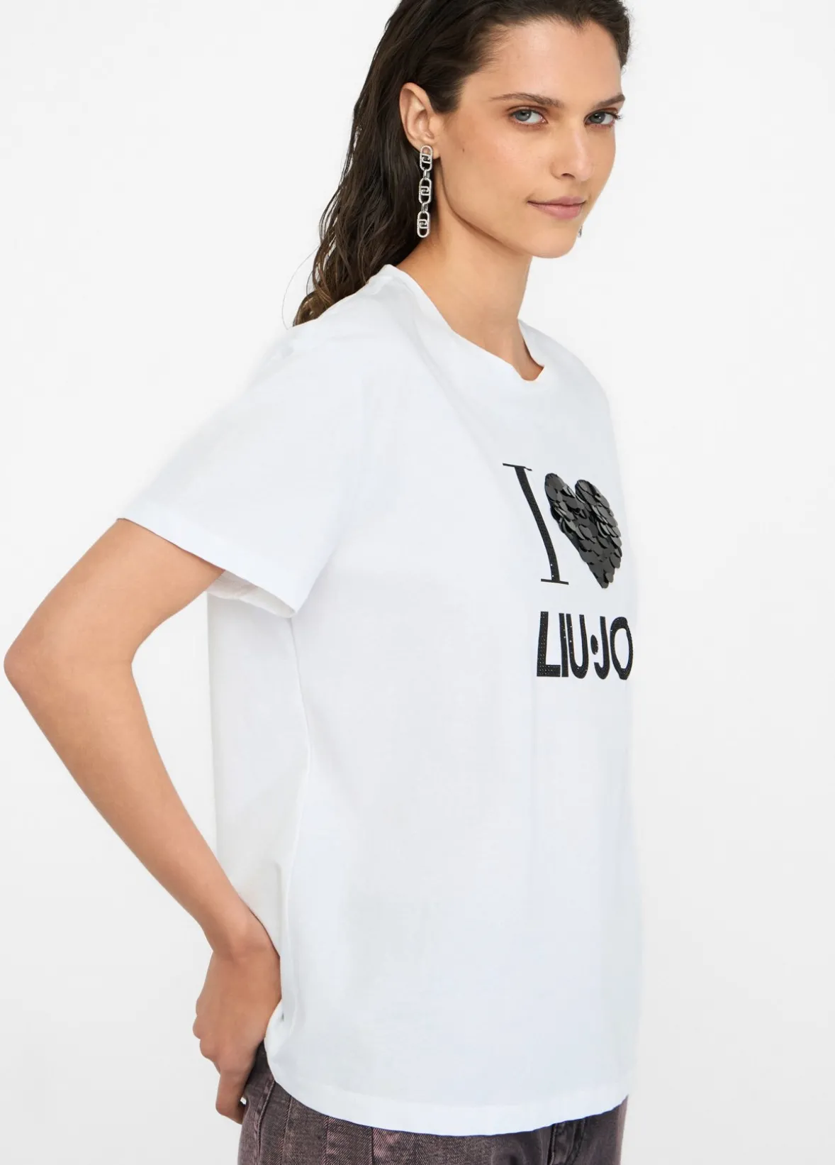 T-shirt con applicazioni