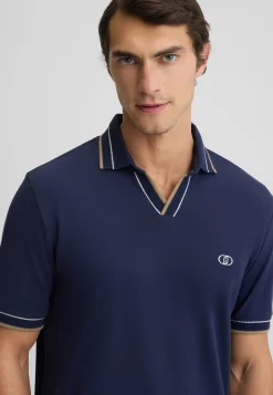 T-shirt con colletto cubano