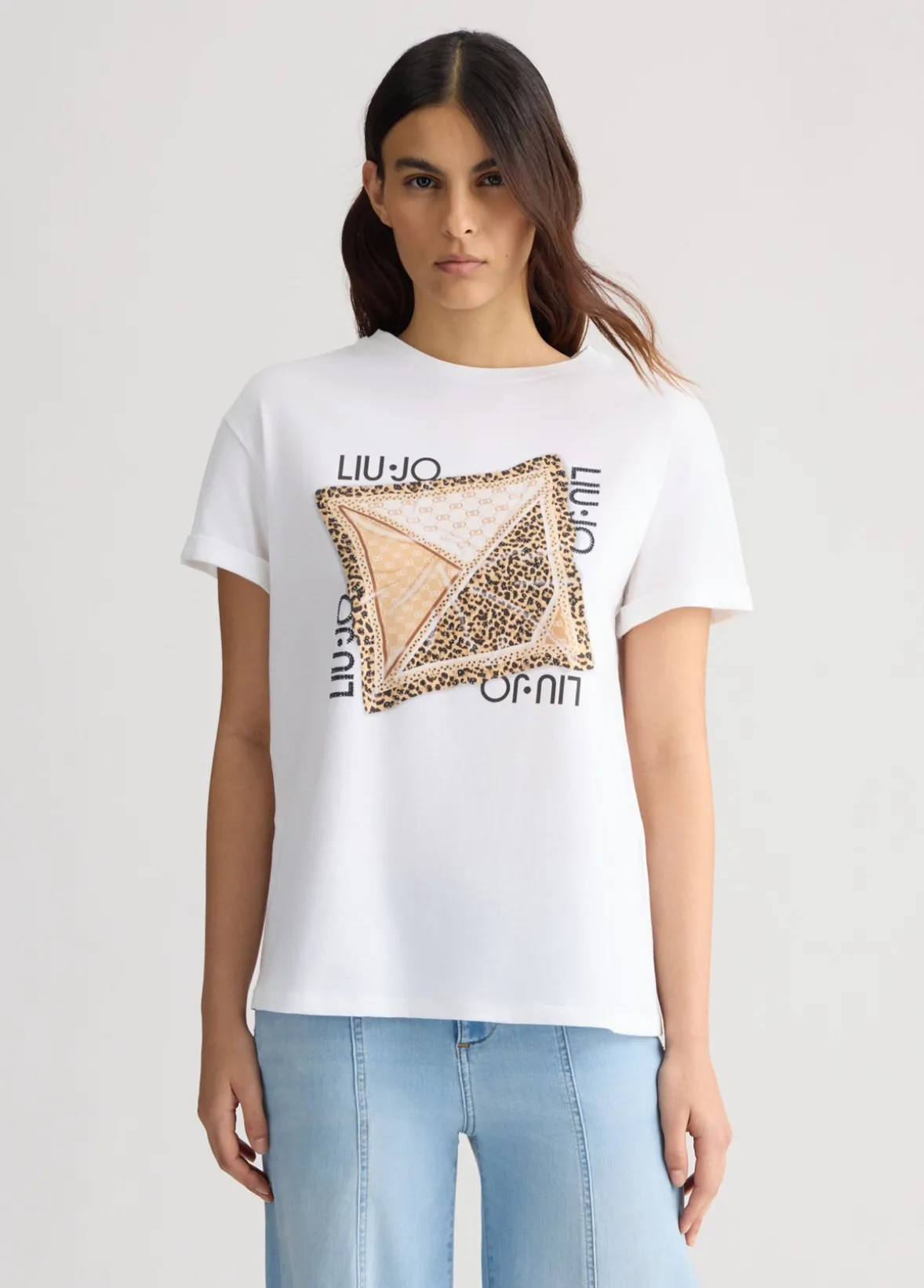 T-shirt con foulard