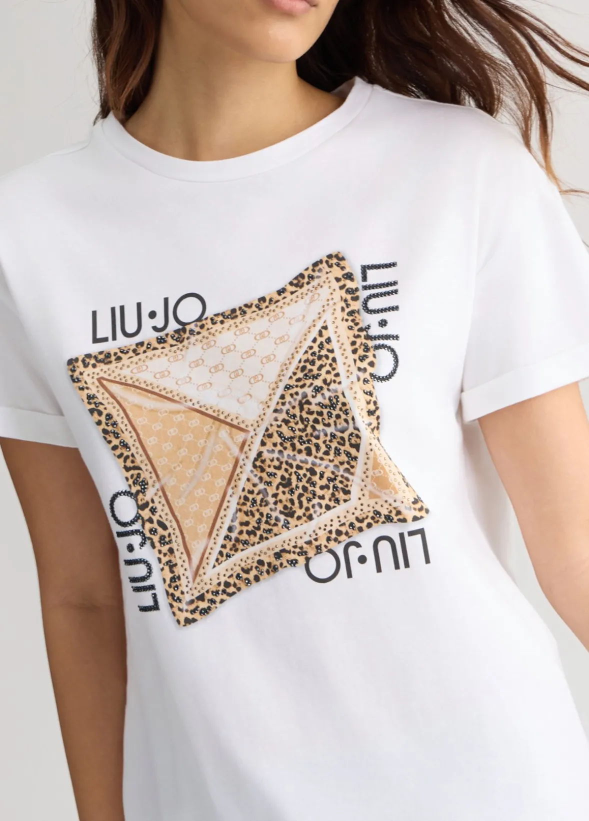 T-shirt con foulard