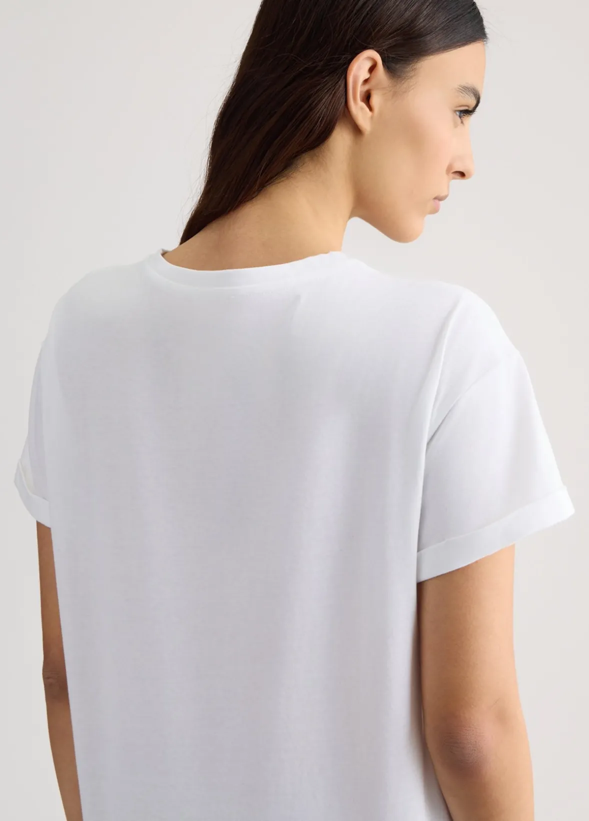 T-shirt con foulard