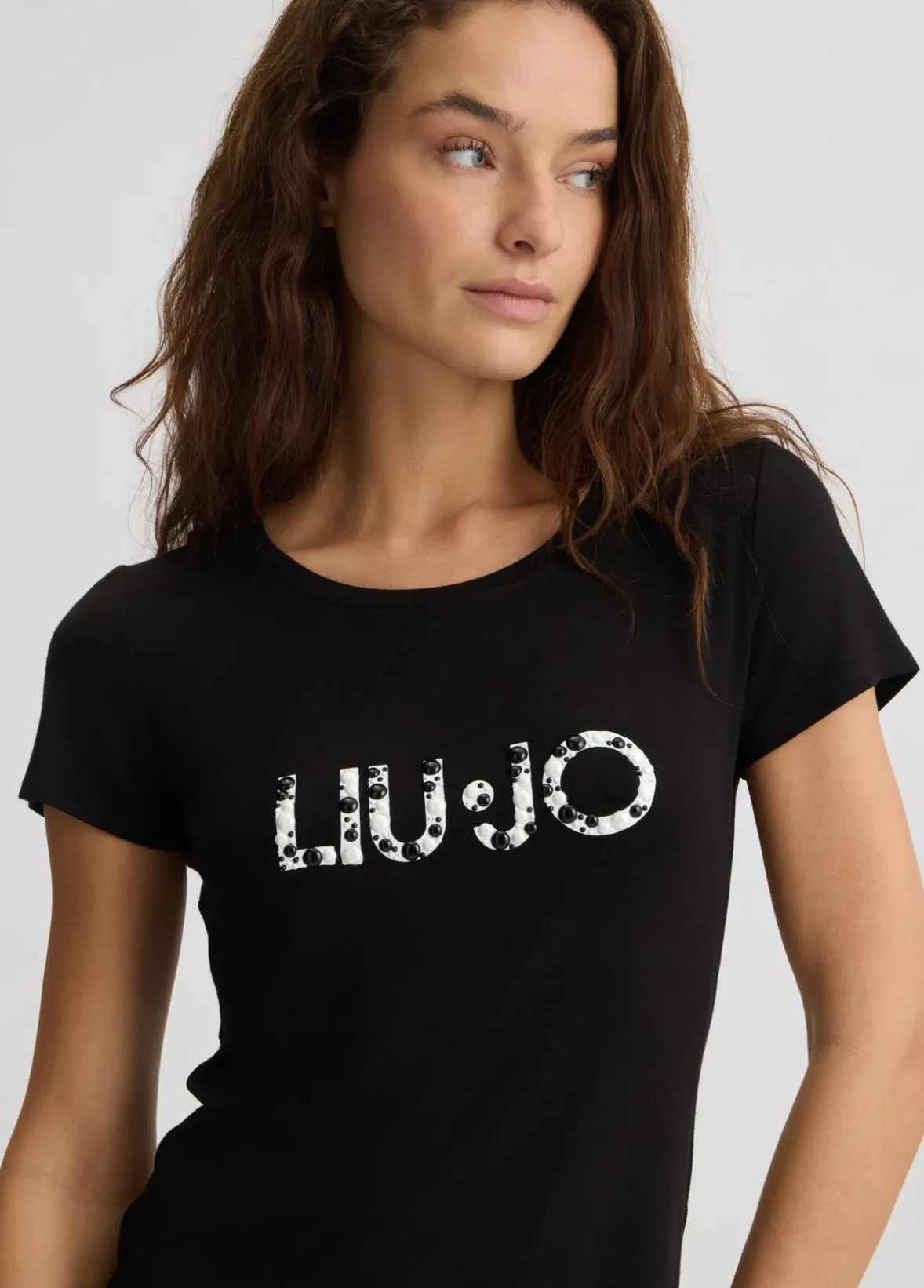 T-shirt con logo e perle