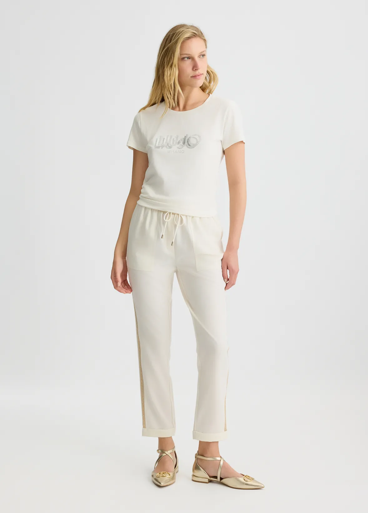 T-shirt con logo e strass