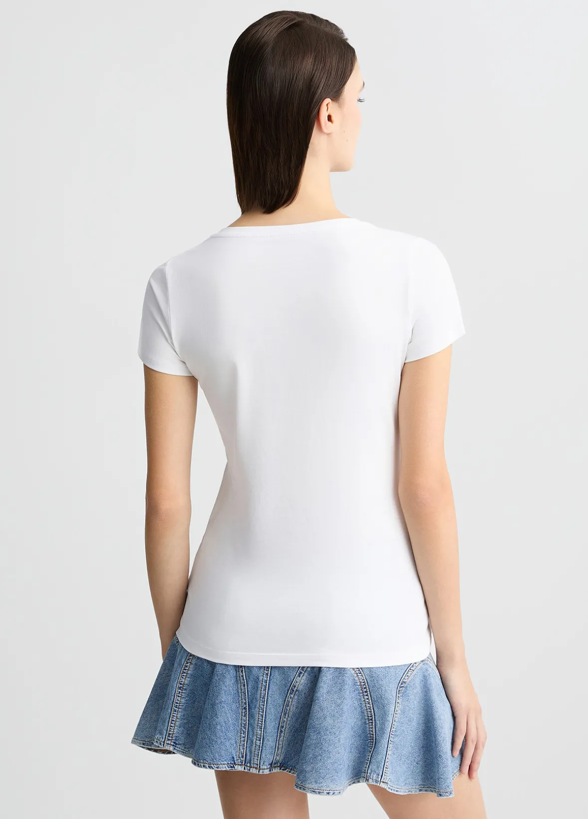 T-shirt con logo e strass