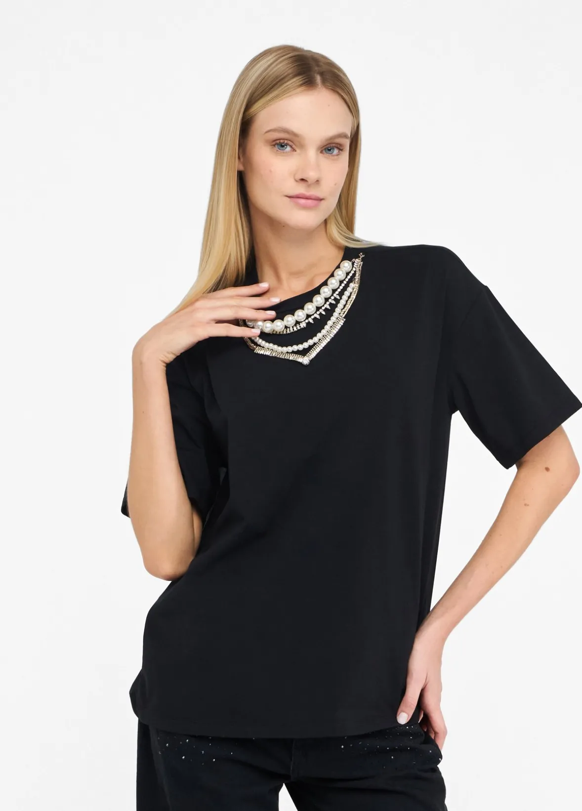 T-shirt con perle e strass