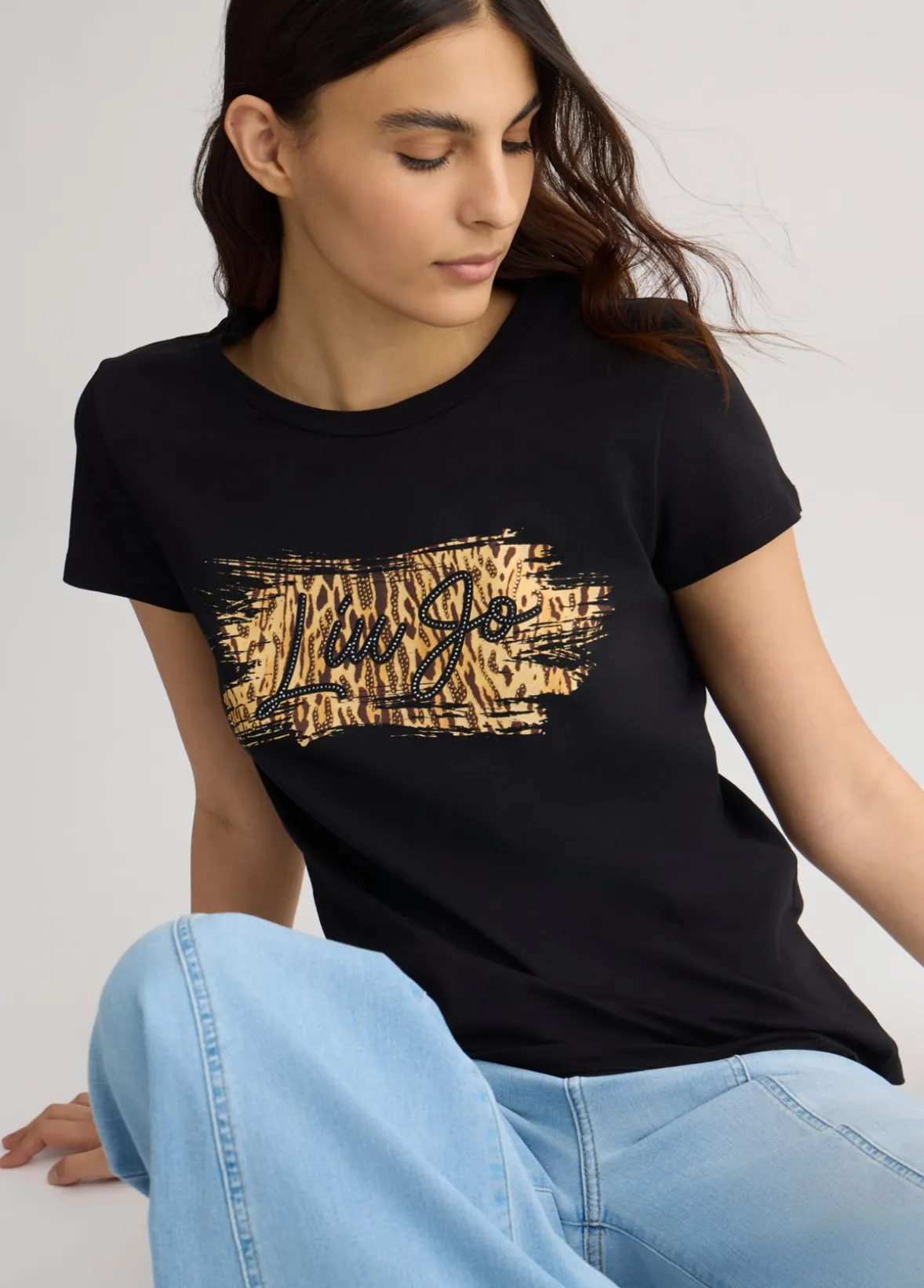 T-shirt con stampa animalier