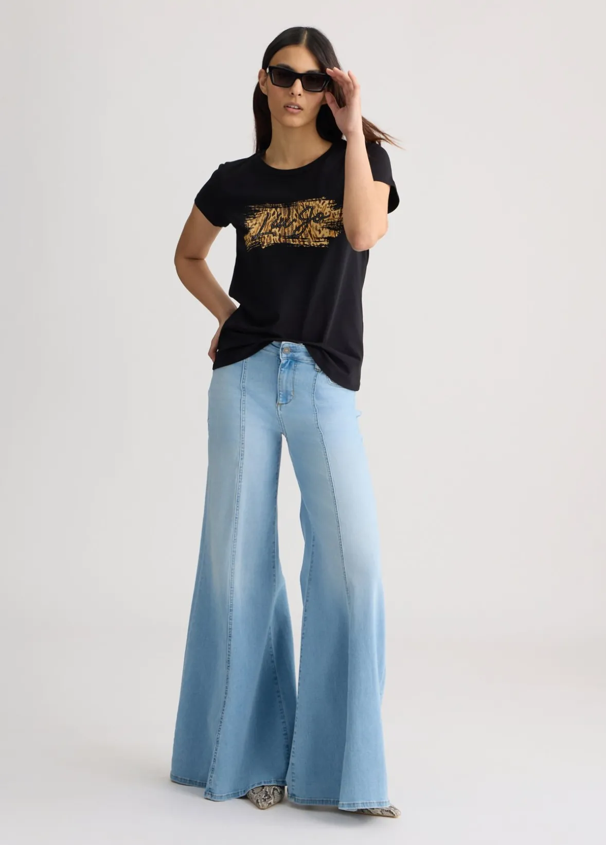 T-shirt con stampa animalier