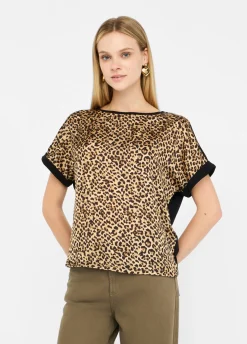 T-shirt con stampa animalier