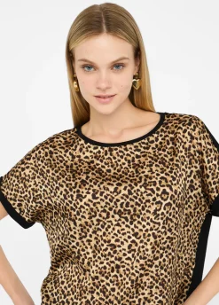 T-shirt con stampa animalier