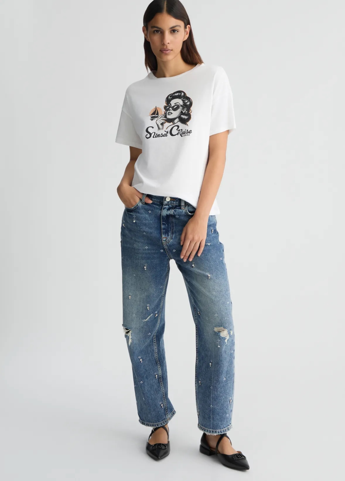 T-shirt con stampa e strass