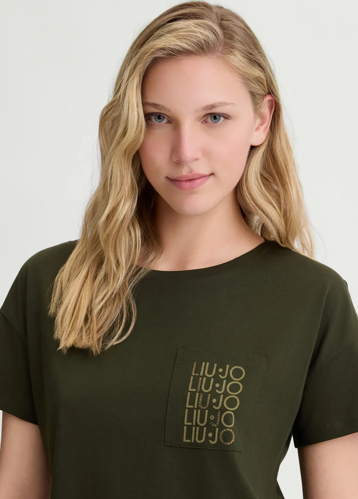 T-shirt con taschino