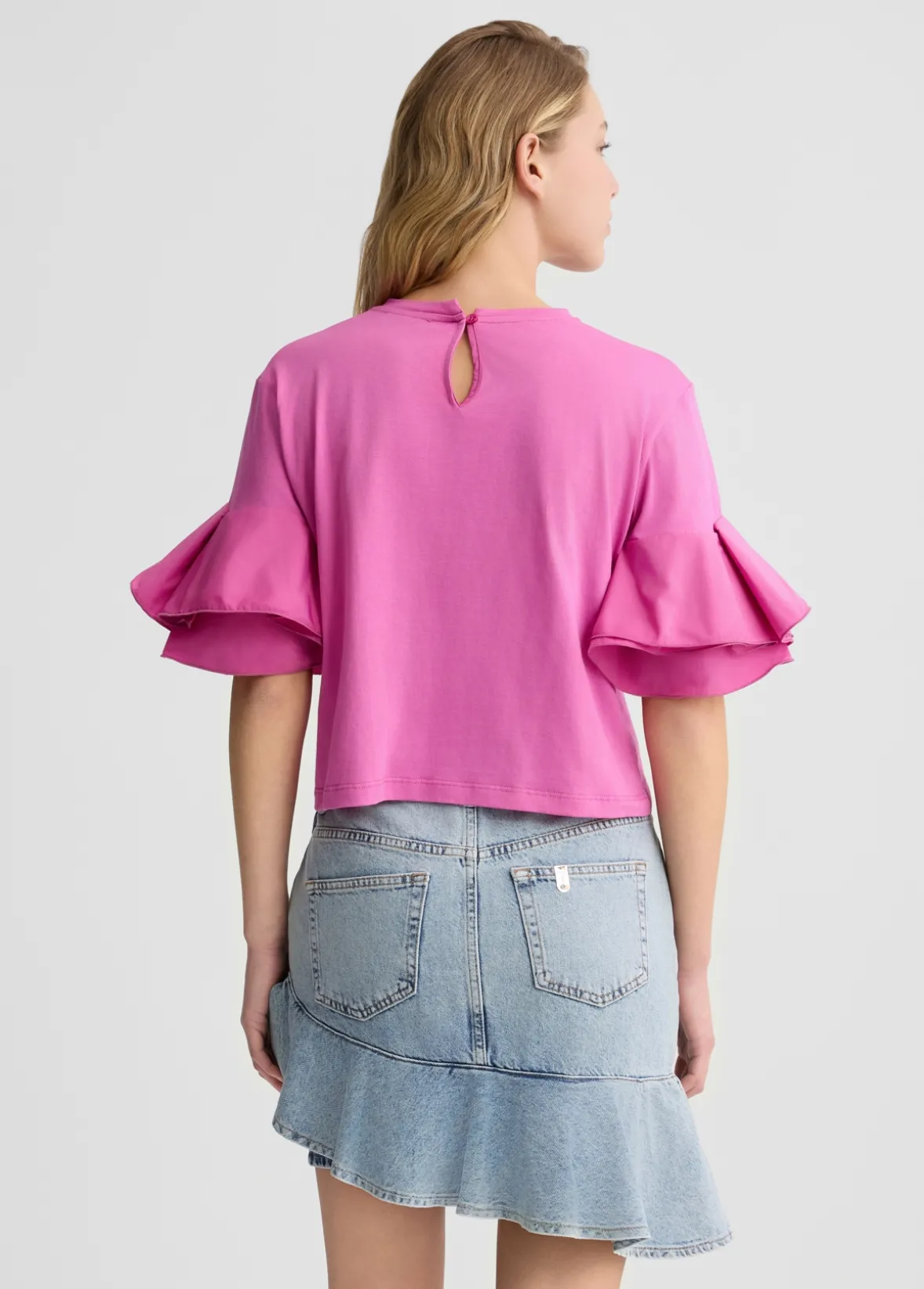 T-shirt con volant